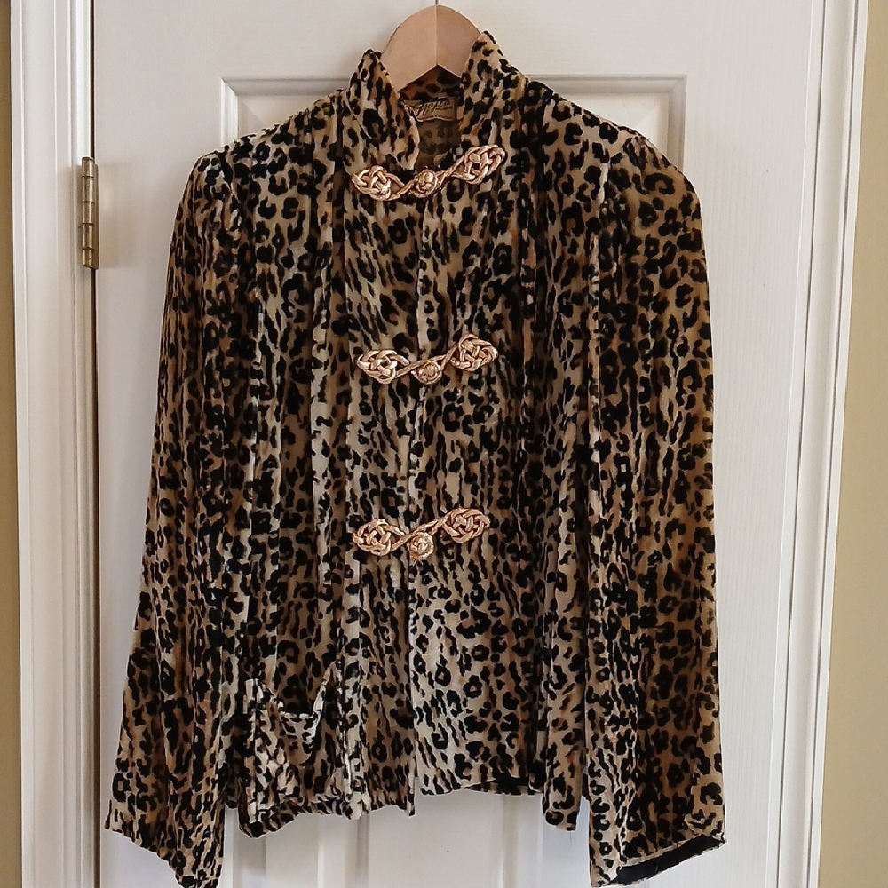 VINTAGE 1960's "Najla Of Hollywood" Chic Animal Print Jacket with Gold Details
